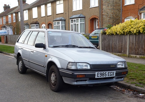 mazda 323 (1987 г.)