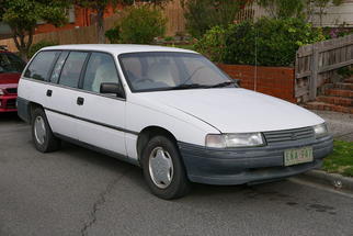  Commodore Универсал 1993-1997